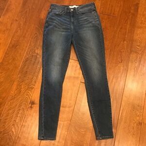 Levi’s Mid Rise Skinny Medium Wash Denim Jeans